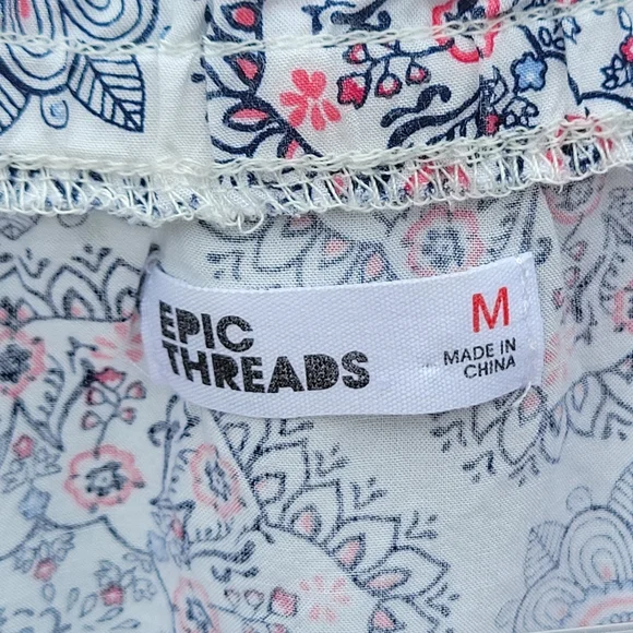 Epic Threads cold shoulder blue pink floral pattern smocked top Medium - Picture 4 of 9